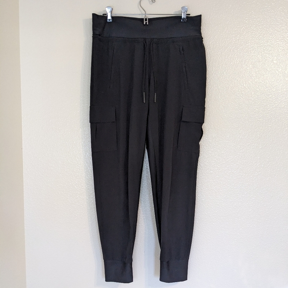 Athleta black joggers sz 6 EUC - Picture 1 of 5